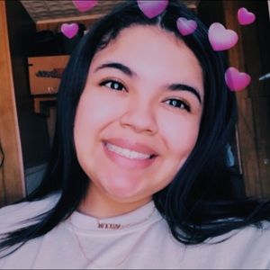 Meet your Posher, Yadelin